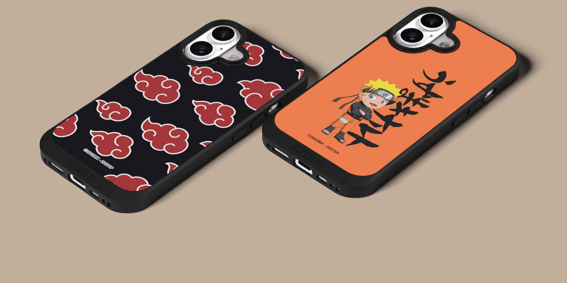 `Zwei NIVOCASE Handyhüllen, eine schwarz mit roten Wolkenmustern, die andere orange mit Naruto und japanischen Schriftzeichen