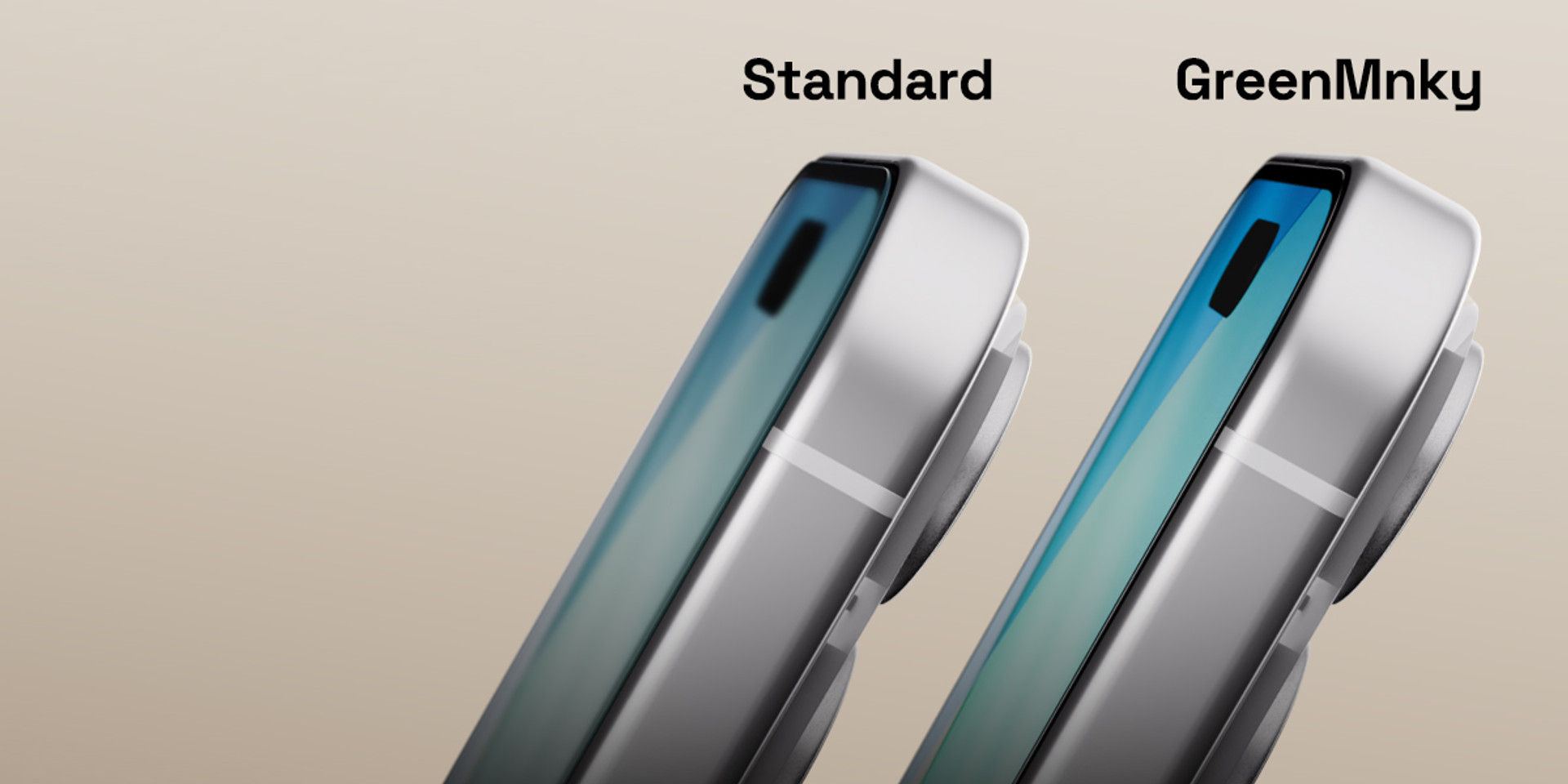 Ein direkter Vergleich zweier Smartphone-Displays vor einem beigen Hintergrund, wobei das linke mit „Standard“ und das rechte mit „GreenMnky“ beschriftet ist.