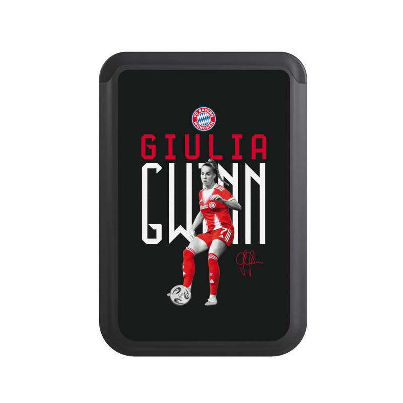  Cardholder Giulia Gwinn 25/26
