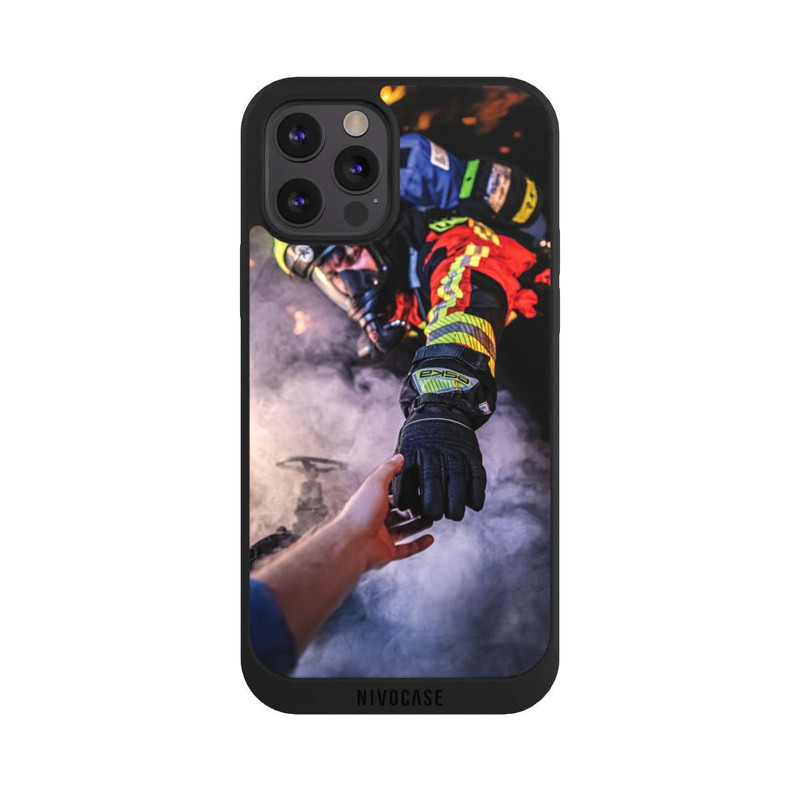 iPhone 12 Pro Max NIVOpure Un pompier tend la main