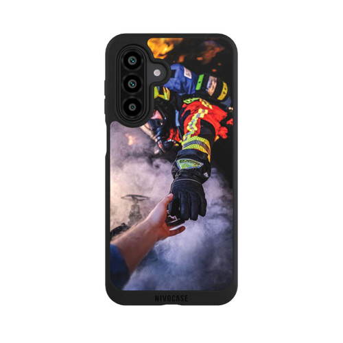 Samsung Galaxy A17 5G NIVOpure Feuerwehrmann greift nach der Hand