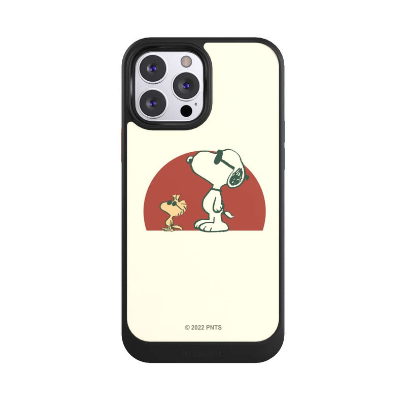 iPhone 13 Pro Max NIVOcore Snoopy Woodstock weit draußen