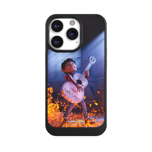Apple iPhone 13 Pro NIVOcore Miguel Coco Gitarrenfilm-Szene