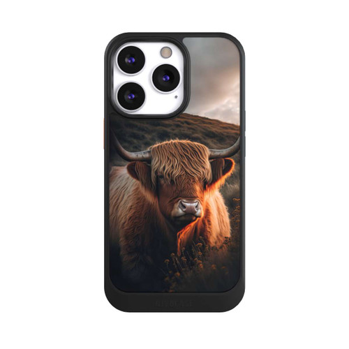 Apple iPhone 13 Pro NIVOcore Vache Highland avec de grandes cornes avec IA
