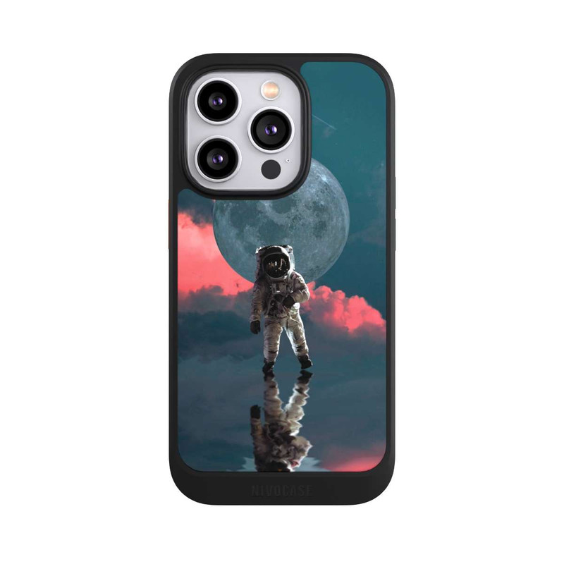 iPhone 14 Pro NIVOcore Astronaut Moonwalk