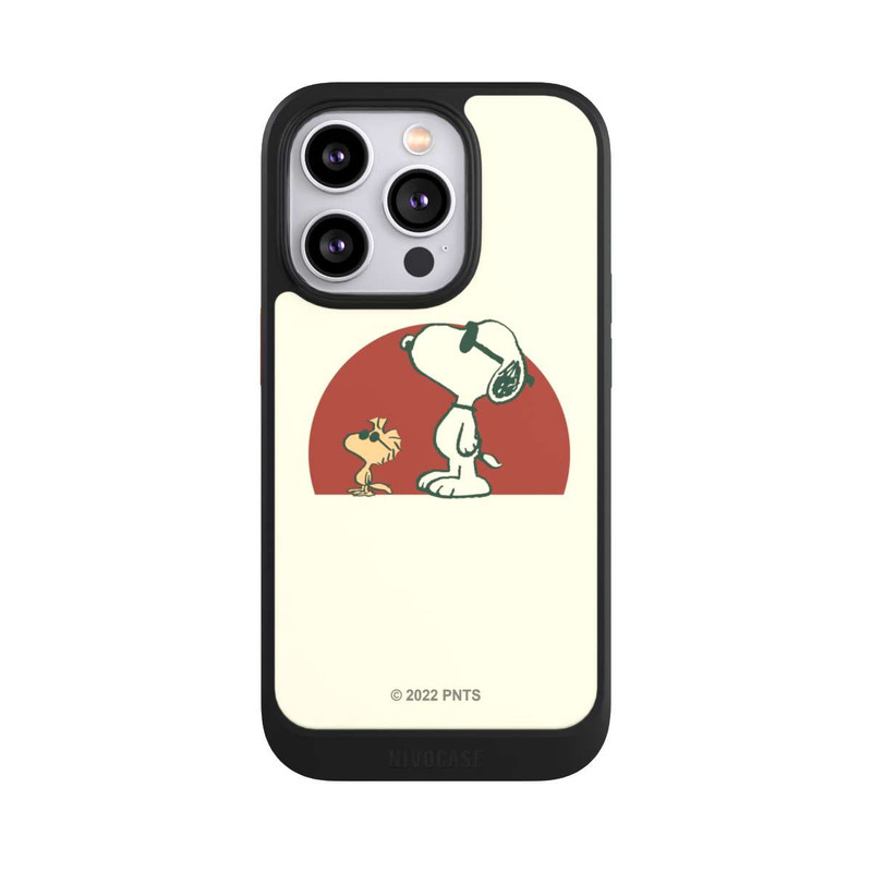iPhone 14 Pro NIVOcore Snoopy Woodstock weit draußen