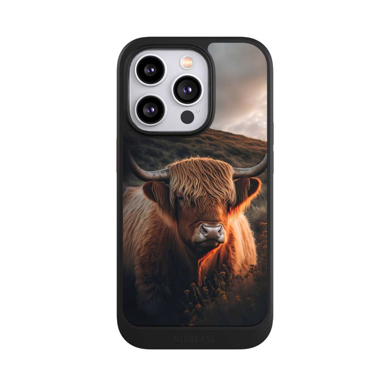 iPhone 14 Pro NIVOcore Vache Highland avec de grandes cornes avec IA