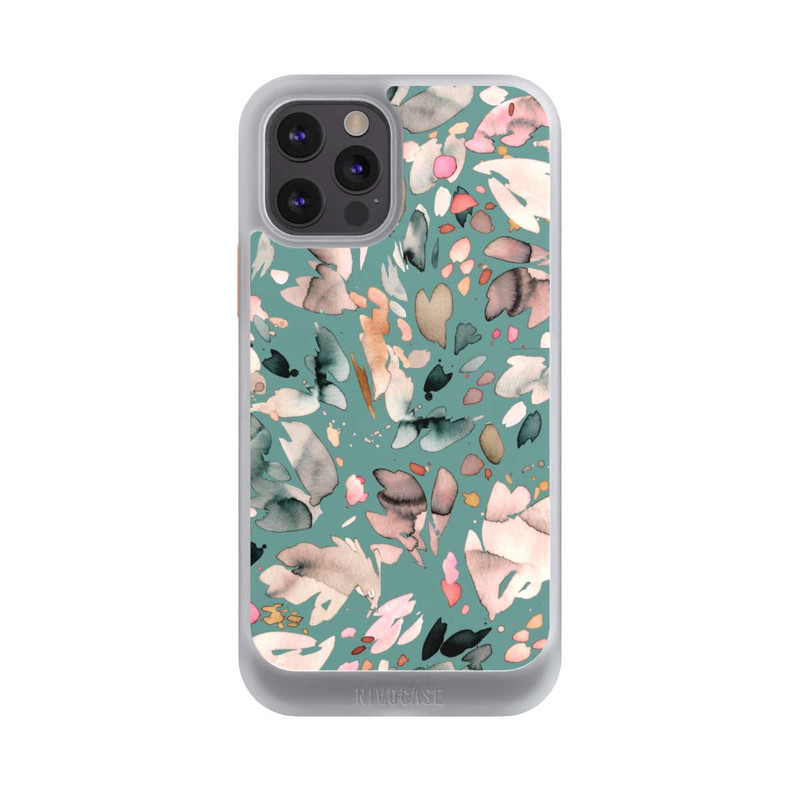 iPhone 12 Pro NIVOcore Abstrakte Blumenblätter grün