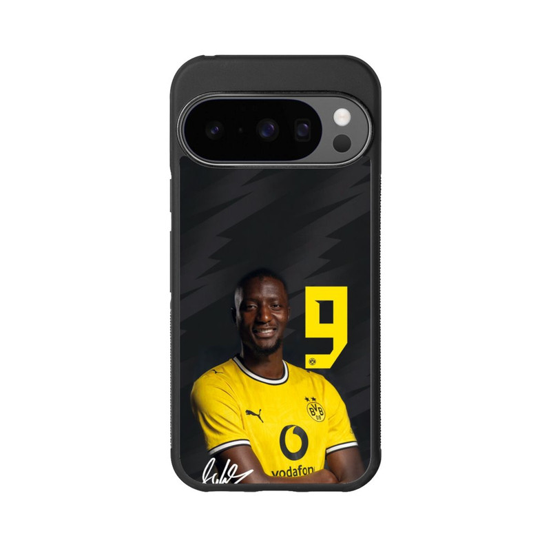 Pixel 10 Pro Base Case Serhou Guirassy 26/27