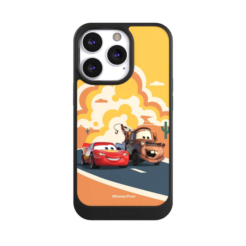 iPhone 13 Pro NIVOcore Disney Cars Lightning McQueen Und Hook on the Road