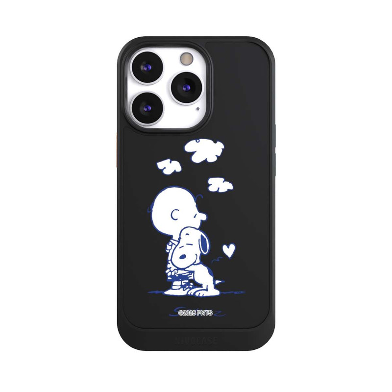 iPhone 13 Pro NIVOcore Peanuts Charlie Brown Snoopy Hug Transparent