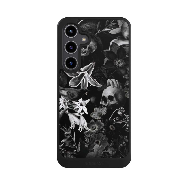 Galaxy S24 + NIVOcore Totenköpfe und Blumen auf schwarzem Hintergrund