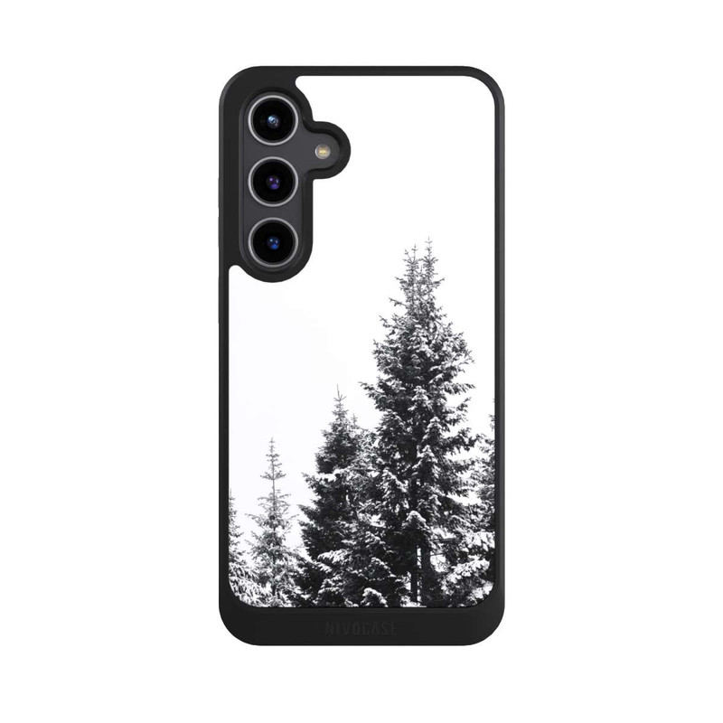 Galaxy S24 + NIVOcore Schneebedeckte Tannen