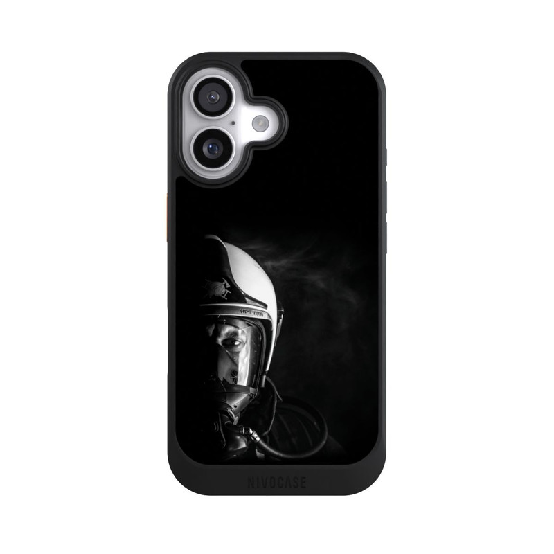 iPhone 17 NIVOcore Feuerwehrmann Nahaufnahme Schwarz