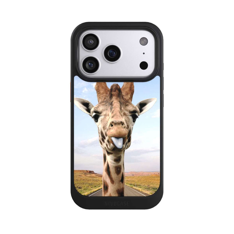 iPhone 17 Pro NIVOcore Giraffe auf der Straße