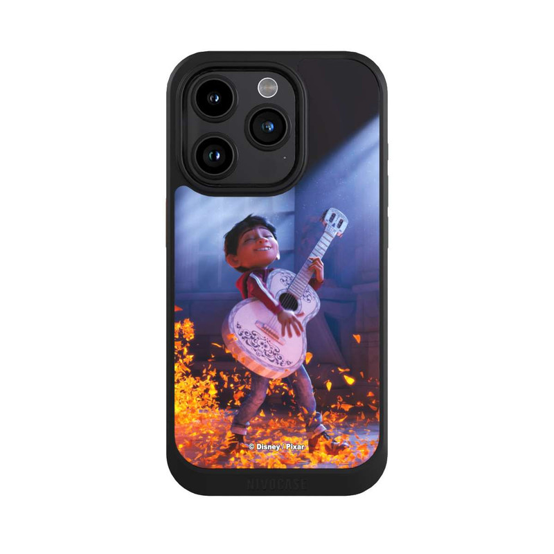 iPhone 15 Pro NIVOcore Miguel Coco Guitar Film Scene