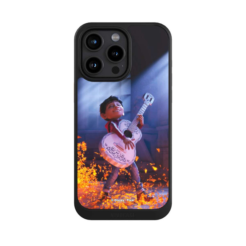 iPhone 15 Pro Max NIVOcore Miguel Coco Guitar Film Scene