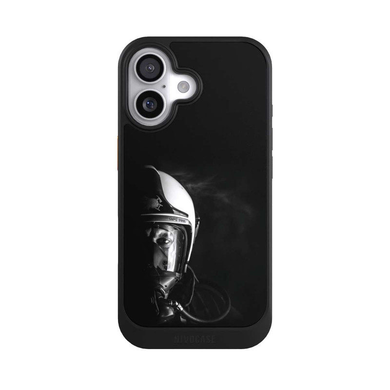 iPhone 17 NIVOcore Feuerwehrmann Nahaufnahme Schwarz