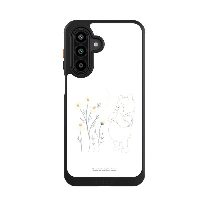 Galaxy A17 5G NIVOcore Winnie Puuh sieht sich Gänseblümchen an