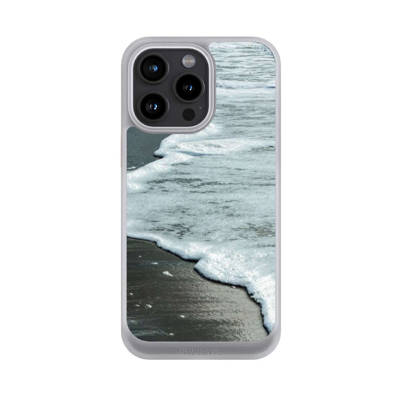 iPhone 15 Pro Max NIVOcore At The Beach