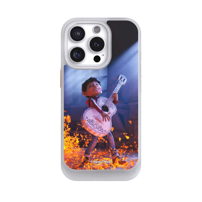 iPhone 16 Pro NIVOcore Miguel Coco Gitarrenfilm-Szene