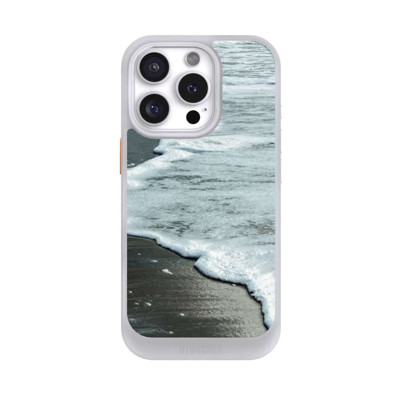 iPhone 16 Pro NIVOcore At The Beach