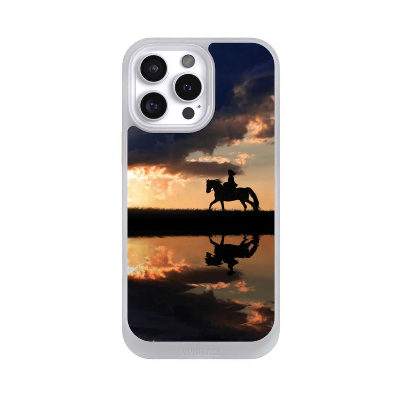 iPhone 16 Pro Max NIVOcore Ausritt im Sonnenuntergang