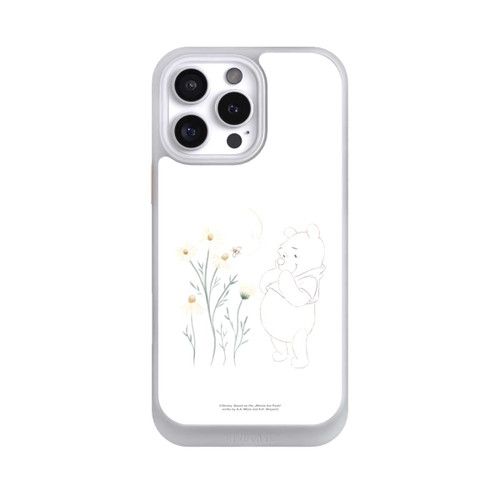 Apple iPhone 16 Pro Max NIVOcore Winnie Puuh sieht sich Gänseblümchen an