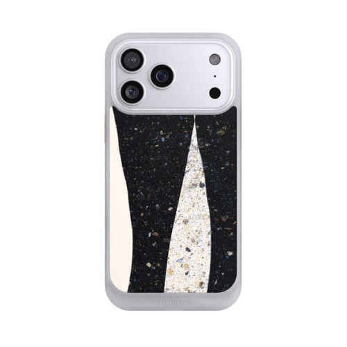 Apple iPhone 17 Pro Max NIVOcore In Between