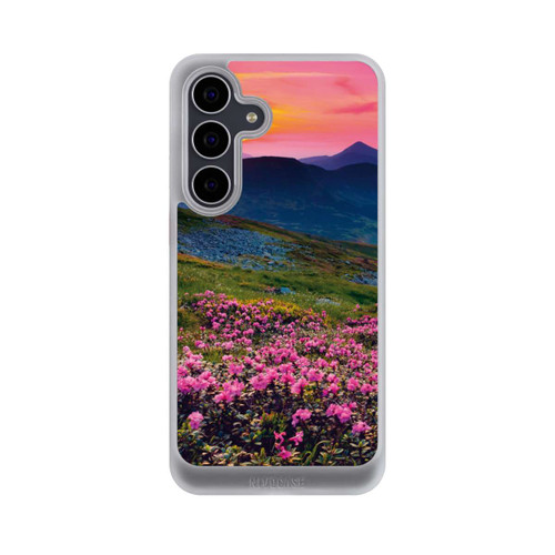 Samsung Galaxy S25 FE NIVOcore in the meadows