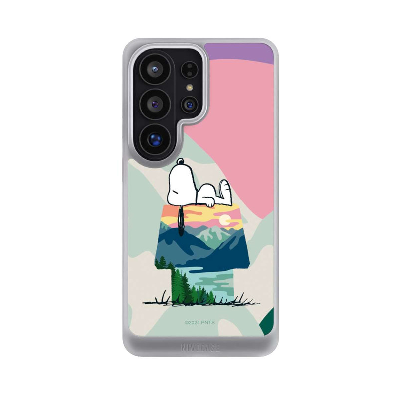 Galaxy S26 Ultra NIVOcore Snoopy à l'extérieur