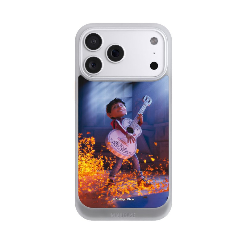 iPhone 18 Pro Max NIVOcore Miguel Coco Gitarrenfilm-Szene