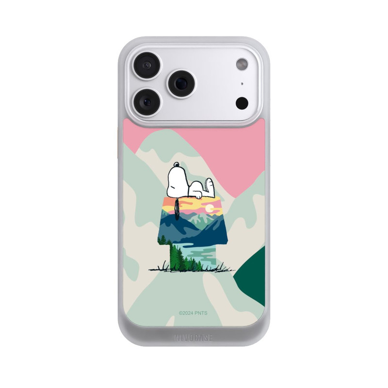 iPhone 18 Pro Max NIVOcore Snoopy à l'extérieur