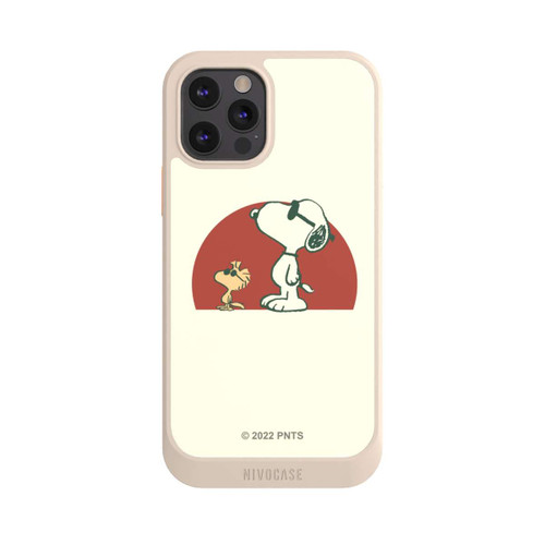 Apple iPhone 12 Pro NIVOcore Snoopy Woodstock weit draußen