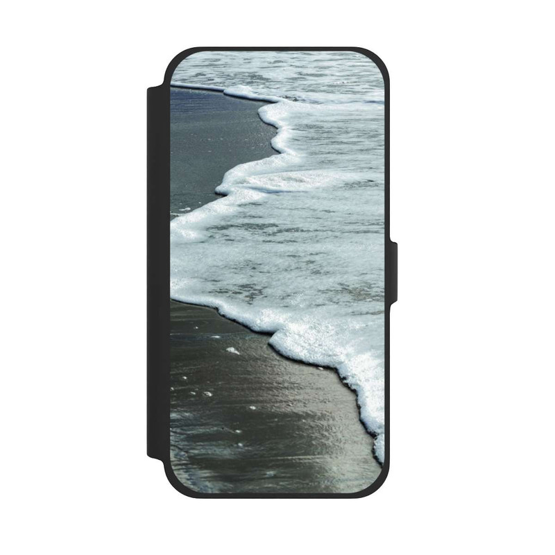 iPhone 13 Pro Max NIVOflip At The Beach
