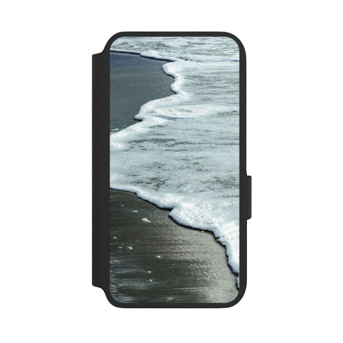 Samsung Galaxy S22 NIVOflip At The Beach