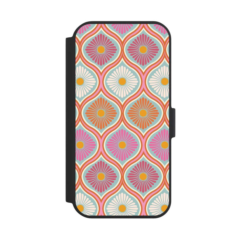 iPhone 15 NIVOflip Groovy 70s Retro Mod Flower Power