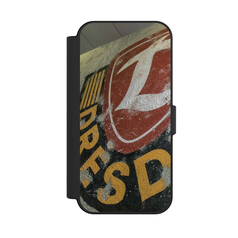 iPhone 16 NIVOflip Dynamo Logo