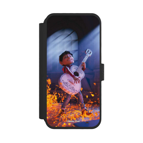 Apple iPhone 16 Pro NIVOflip Miguel Coco Guitar Film Scene