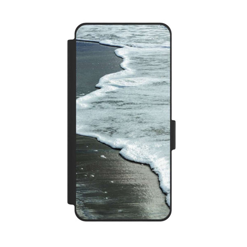 Samsung Galaxy S26 NIVOflip At The Beach