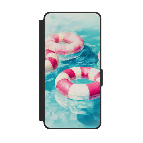 Samsung Galaxy S26 Ultra NIVOflip Gestreifte Schwimmringe im Pool