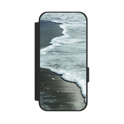 Google Pixel 10a NIVOflip At The Beach