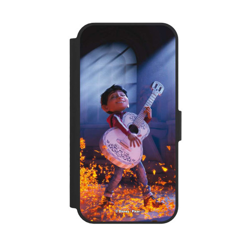 Apple iPhone 17e NIVOflip Miguel Coco Guitar Film Scene