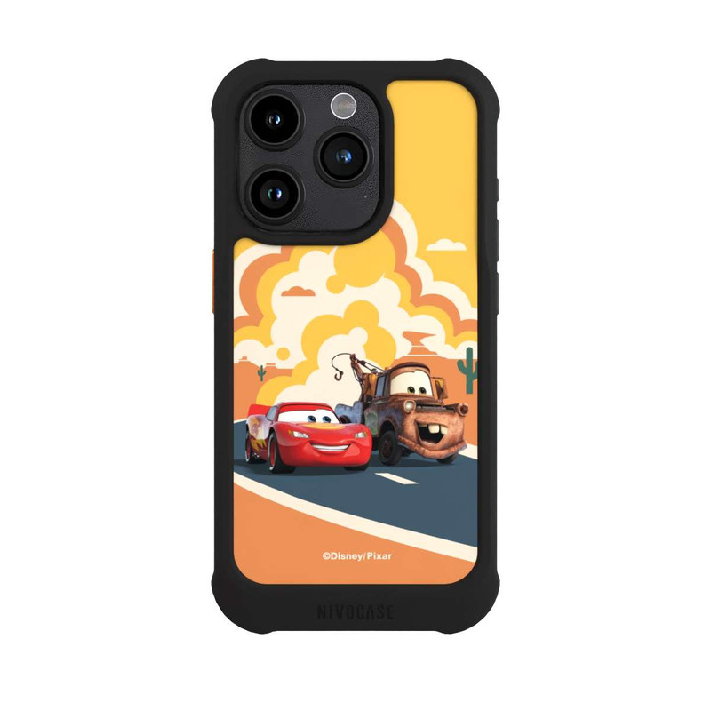 iPhone 15 Pro NIVOmax Disney Cars Lightning McQueen Und Hook on the Road