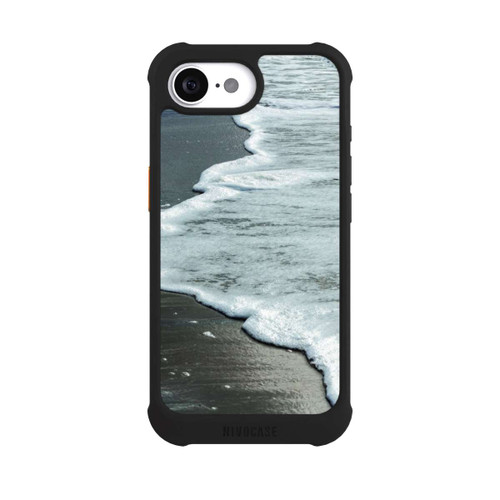 Apple iPhone 16e NIVOmax At The Beach