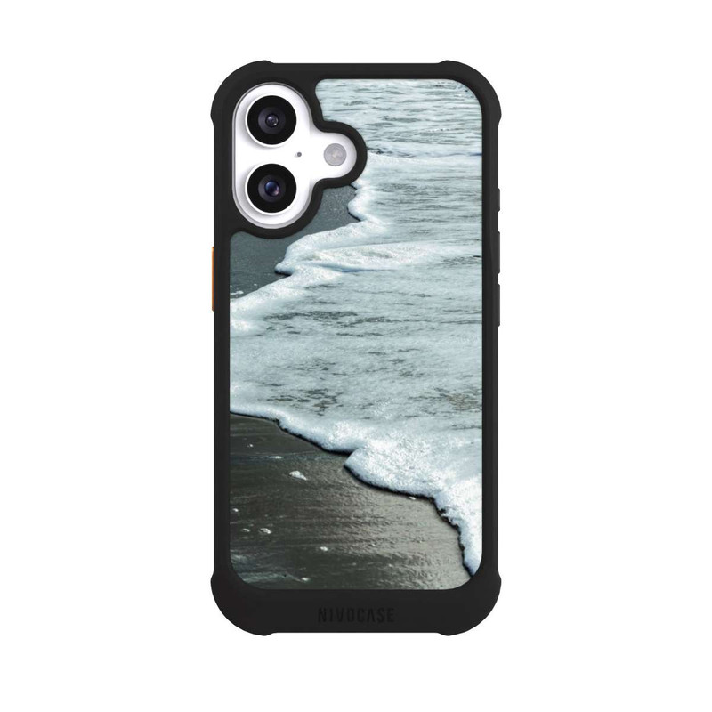 iPhone 16 NIVOmax At The Beach