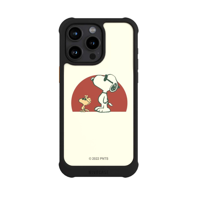 iPhone 15 Pro Max NIVOmax Snoopy Woodstock weit draußen