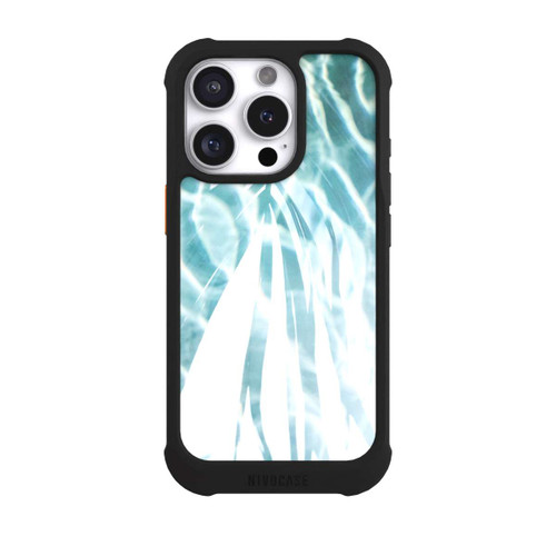 Apple iPhone 16 Pro NIVOmax Wasser-Reflexionen 2