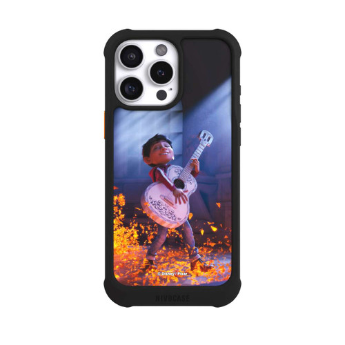 Apple iPhone 16 Pro Max NIVOmax Miguel Coco Guitar Film Scene