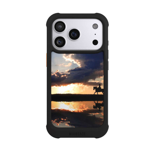 Apple iPhone 17 Pro NIVOmax Ausritt im Sonnenuntergang